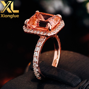 Anillo de Compromiso con Certificado GRC, Anillo de Oro Rosa de 10K con Gema Rosa de 5.5ct Cultivada en Laboratorio, Corte Esmeralda, Joyería para Mujer - Product Image 6