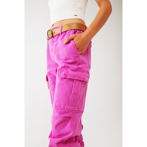 Pantalon cargo avec extrémités à franges en fuchsia - Product Image 4