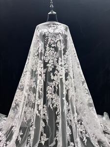 Nouvelle arrivée, dentelle brodée de fleurs à paillettes, de haute qualité, à grands espaces entre les fleurs, pour robe de mariée - Product Image 2