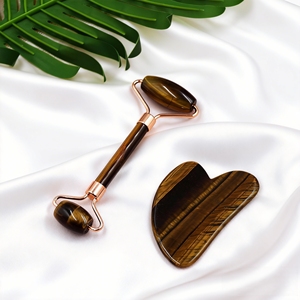 Ensemble de Gua Sha et de Rouleau en Pierre d'Œil de Tigre 2 en 1, Pierre précieuse naturelle, outil de massage facial pour lutter contre le vieillissement - Product Image 5