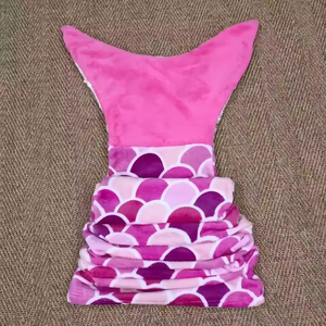 Mantas de cola de sirena personalizadas, manta de cola de sirena colorida de arcoíris de franela bonita usable brillante - Product Image 4