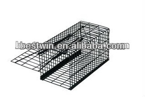 Petit piège de chasse réutilisable pour animaux sans cruauté Base en bois <span class=keywords><strong>Cage</strong></span> de piège à souris et à rats en treillis métallique - Product Image 4