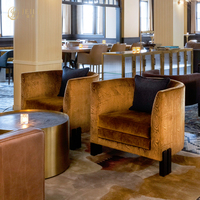 Tables de restaurant modernes en bois de noyer avec 4 chaises, tables et chaises de restaurant commerciales de luxe personnalisées, 12 places, prix