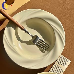 Piatto da pranzo in ceramica irregolare stile crema coreana di alta qualità per la casa cappello di paglia piatto torta <span class=keywords><strong>Pasta</strong></span> - Product Image 4