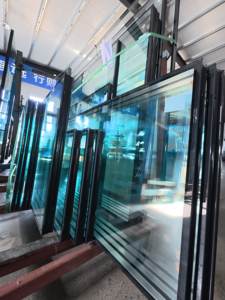 Bina Cam Fabrikası Toptan 3mm 4mm 5mm 6mm 8mm 10mm 12mm 15mm 19mm Özel Şeffaf Tam Temperli Güvenlik Camı - Product Image 6