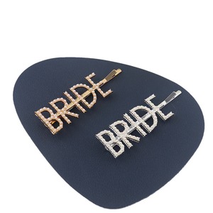 Venta caliente BRIDE Letter Bobby Pins MRS LETTER Pinzas para el cabello Crystal Rhinestones Pearl Bride Letter Horquillas para el cabello Accesorios nupciales para el cabello - Product Image 6