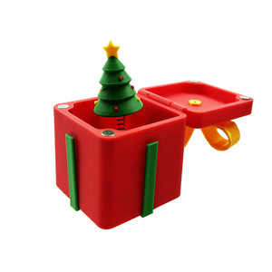 Jouets d'arbre de Noël 3D en plastique durable, décorations de bureau amusantes et originales, nouveauté de Noël à succès transfrontalier, sûrs et amusants - Product Image 1
