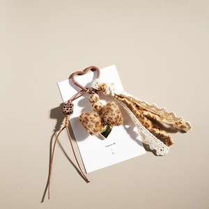 Porte-clés vintage en fourrure léopard avec nœud, mousqueton en métal en forme de cœur, pompon en dentelle, breloque de sac en corde tressée avec perles, nœud rétro en fourrure - Product Image 4