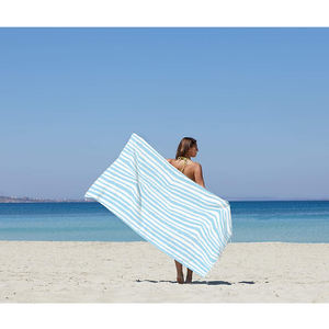 맞춤형 로고 인쇄 재활용 플라스틱 극세사 비치 타올 여름 모래없는 사용을 위한 터키어 스트라이프 패턴으로 빠른 건조 - Product Image 2