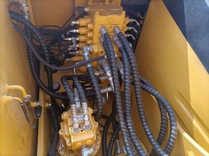 Excavatrice sur chenilles Komatsu PC110 de 11 tonnes |   Mini-pelleuse d'occasion fabriquée au Japon |   Excavatrice d'occasion pour travaux utilitaires - Product Image 6
