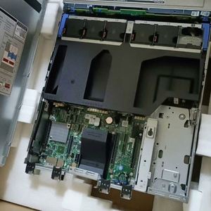 Serveur Rack Dell PowerEdge R750XS 2U avec processeur Intel Xeon Gold 6326, 8SFF, 800W, RAM DDR4, en stock - Product Image 4