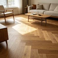 Parquet en bois massif de chêne australien de luxe, qualité supérieure, motif chevron naturel pour intérieur