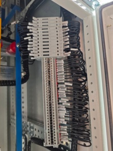 Armario Eléctrico Económico GGD de Baja Tensión 630-1600A IP30, Cuadro de Distribución LV para Pequeñas Fábricas, Cubículo Eléctrico Principal MDB, OEM Económico - Product Image 2