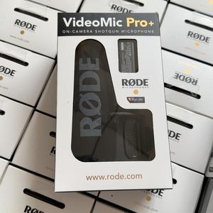 Microphone à condensateur Rode <span class=keywords><strong>VideoMic</strong></span> Pro+ léger et de qualité supérieure pour caméra, directivité supercardioïde, réponse en fréquence étendue - Product Image 1