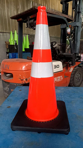 กรวยจราจร PVC สะท้อนแสง ทนทาน มองเห็นได้ชัดเจน สำหรับถนนหลวง ถนนสายเล็ก มุมถนน และงานเตือนภัยบนถนน - Product Image 5