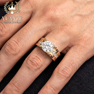 Мужское кольцо из серебра S925 с позолотой 18K, круглым муассанитом, широким ободком и боковыми камнями в канальной оправе, для свадьбы и помолвки, изысканное ювелирное украшение - Product Image 3