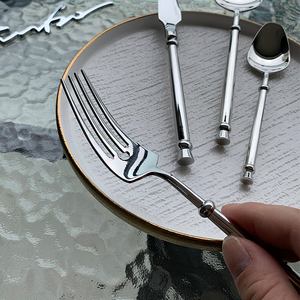 Ensemble de 4 couverts DF BC pour cuisine occidentale, couteau, fourchette et cuillère, acier inoxydable 304, pour restaurant de steak, style hôtelier européen de luxe léger - Product Image 1