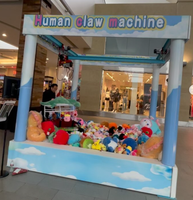 Vente chaude grande machine de griffe de personne réelle de jeu de carnaval d'intérieur pour la machine de griffe humaine de cadeau de prise de prix pour le centre d'amusement