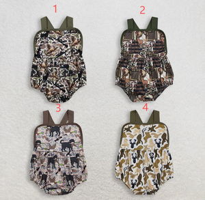 Rompers de camuflaje sureño con tirantes para bebés varones hermanos - Product Image 1