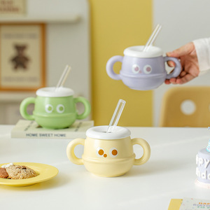 Mug en céramique avec couvercle, double poignée et paille, 301-400 ml, tendance créative pour étudiants et bureaux - Product Image 2