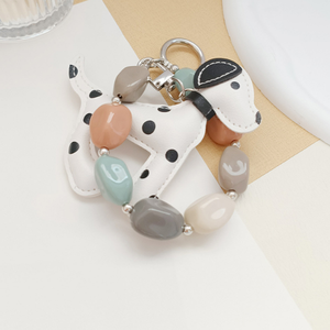 Llavero de piel sintética de <span class=keywords><strong>dalmata</strong></span> 3D acolchado al por mayor con correa de muñeca de cuentas coloridas, adorno para coche y bolso - Product Image 4