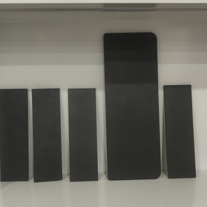Placa de Fibra de Carbono con Acabado Mate Negro, Patrón de Tejido 3K, Uso Industrial y Automotriz, Superficie Brillante Personalizable - Product Image 2