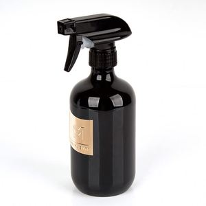 Bouteilles pulvérisatrices noires et blanches pour désodorisant avec mécanisme de déclenchement - Product Image 2