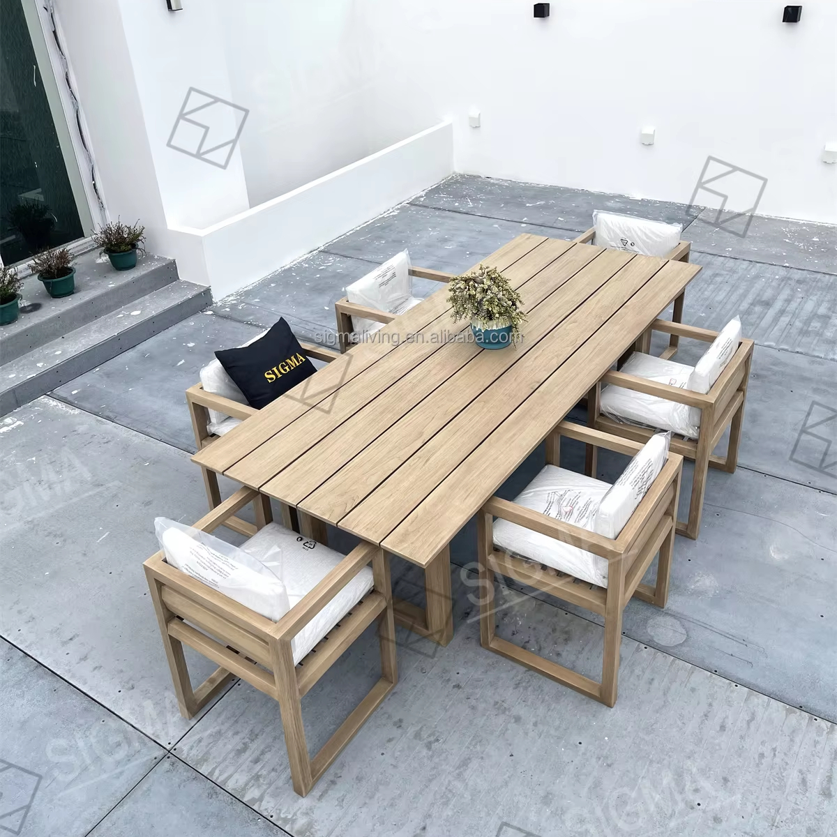 Custom Garden Furniture Set Handcrafted Teak Wood Dining Table All Weather Teak Solid Wooden Outdoor Dining Set