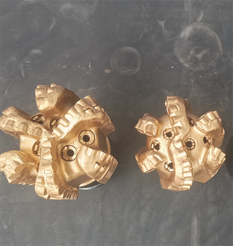 6 лезвий PDC bit matrix body diamond bit double Cutter line