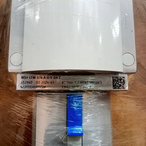 ตัวกรองอากาศทรงกระบอก Festo MS9-LFM-3 4-A-U-V-DA-Z ขนาดทางเข้า 3/4 นิ้ว 180 Psi อุณหภูมิสูงสุด 140 องศาฟาเรนไฮต์ สำหรับใช้งานในอุตสาหกรรม - Product Image 1