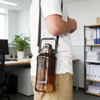 Bouteilles d'eau réutilisables en plastique Longstar OEM 2,5 L, écologiques, sans BPA, étanches, avec corde, pour boire directement, chaudes ou froides, pour la randonnée, adultes