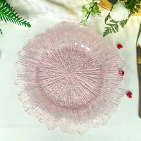 Assiette de présentation rose de 13 pouces, moderne et peinte à la main, en plastique durable et écologique, idéale pour les mariages européens, les événements hôteliers et Noël