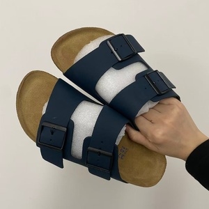 Nouvelles Chaussures Unisexe Designer 2026 – Mules <span class=keywords><strong>Femme</strong></span>, Sabots en Liège, Birkenstocks, Tendance Mode Intérieur/Extérieur, Chaussons Maison en Maille et Fourrure - Product Image 1