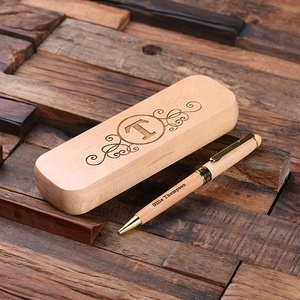 Set di Penne Executive in Legno Incise, Penne Esclusive Personalizzate per Regalo di <span class=keywords><strong>Laurea</strong></span> con Astuccio Personalizzato - Product Image 2