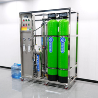 Purificateur d'eau pour usine alimentaire 2000L/H avec réservoir en fibre de verre, système d'osmose inverse, pompe, adoucisseur, filtre, garantie 1 an