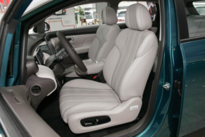 <span class=keywords><strong>2025</strong></span> GAC Aion UT rhd 5 chỗ ngồi điện SUV Falcon cánh cửa thông minh EV nền tảng dài phạm vi sạc nhanh - Product Image 5