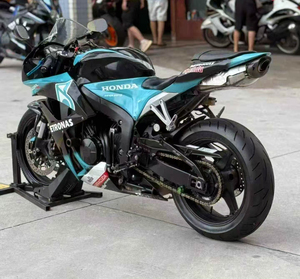 Motocicleta Deportiva Usada de 600cc, Año 2006, CBR600 CB600 Z650 ZX6R GSX600R R6, Moto Deportiva y de Alta Velocidad - Product Image 6