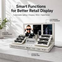 Présentoir de Comptoir Incliné Multi-Niveaux Blanc pour Lunettes Intelligentes avec Panneau Interactif Triple Écran et Fond Personnalisable