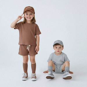 100% शुद्ध कपास वाफले शैली के लड़कों के कपड़े आकस्मिक आउटडोर ग्रीष्मकालीन टॉडलर बेबी शॉर्ट और गर्मियों के लिए शीर्ष 2 पीसी सेट - Product Image 1