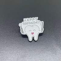 Conception de thème de Protection des dents en émail doux pour sacs à dos sacs broches accessoires vestimentaires cadeau