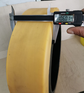 Roue de charge stabilisatrice en polyuréthane pour <span class=keywords><strong>chariot</strong></span> <span class=keywords><strong>élévateur</strong></span> <span class=keywords><strong>Jungheinrich</strong></span> ETV 320, 355x106mm, 6 trous, référence 51112013, <span class=keywords><strong>prix</strong></span> économique - Product Image 3