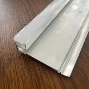 Profilé d'escalier en aluminium Fuxin avec insert antidérapant en PVC et caoutchouc, garantie 1 an, pour la protection des bords d'escalier, design moderne - Product Image 5
