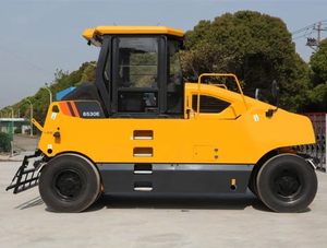 Rouleau compresseur pneumatique CLG6530E de 30 tonnes avec accessoire coupe-herbe et kit de pièces de rechange - Product Image 3