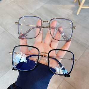 Monturas de gafas cuadradas para mujer de la marca G, tamaño mediano, lentes de PC, anti UV y anti luz azul, para rostros redondos, estilo coreano. - Product Image 3