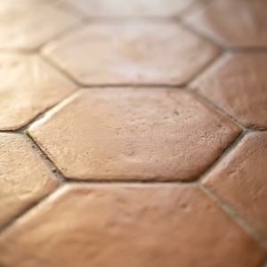 Piastrelle esagonali naturali 10 pollici con finitura in pietra naturale per pavimenti e decorazioni murali - Product Image 5