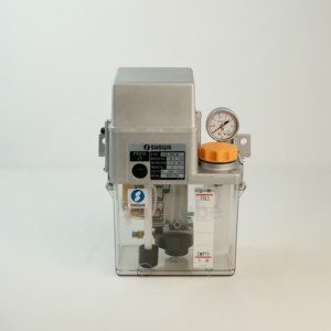 Bomba de Aceite Motorizada Original SHOWA LCB 4011B 200V 0.1 L/min 1.2MPa 2L, Sistema de Lubricación para Aplicaciones de Mecanizado - Product Image 3