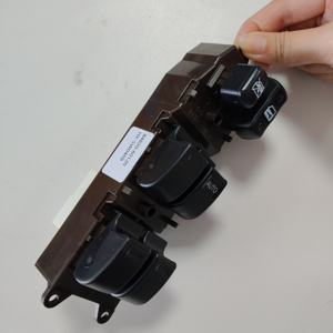 Interruptor regulador de ventana de alta calidad y <span class=keywords><strong>precio</strong></span> razonable 84820-60120 para <span class=keywords><strong>Toyota</strong></span> - Product Image 6