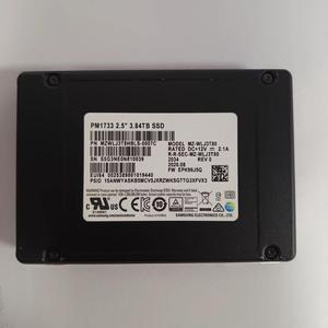 Disque SSD d'occasion HORNG SHING MZILG960HCHQ-00A07 PM1733 U.2 3.84T 7C 6Gbps - Product Image 1