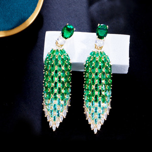 Magnifiques Boucles d'Oreilles Pendante Longues Coupe <span class=keywords><strong>Marquise</strong></span> Pierre Zircon Cubique Vert pour Fête Mariage Bijoux Fantaisie Indiens <span class=keywords><strong>Femme</strong></span> - Product Image 1