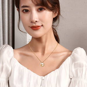 Collar de Cristal CZ de Acero Inoxidable Chapado en Oro de 18K para Mujer Trendy <span class=keywords><strong>4</strong></span> Heart Magnetic <span class=keywords><strong>Clover</strong></span> Link Lucky Four Heart <span class=keywords><strong>Leaf</strong></span> <span class=keywords><strong>Clover</strong></span> - Product Image 6